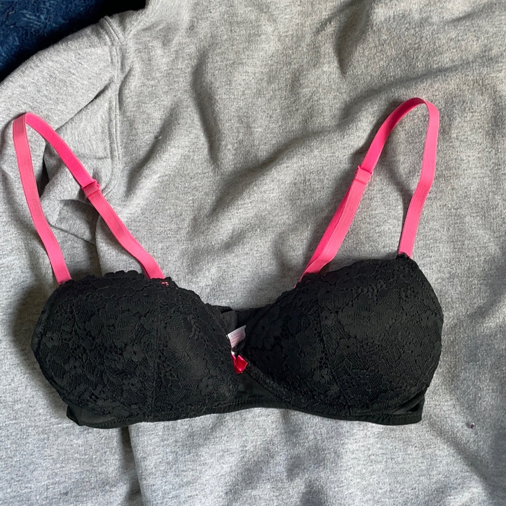 Black lace bra